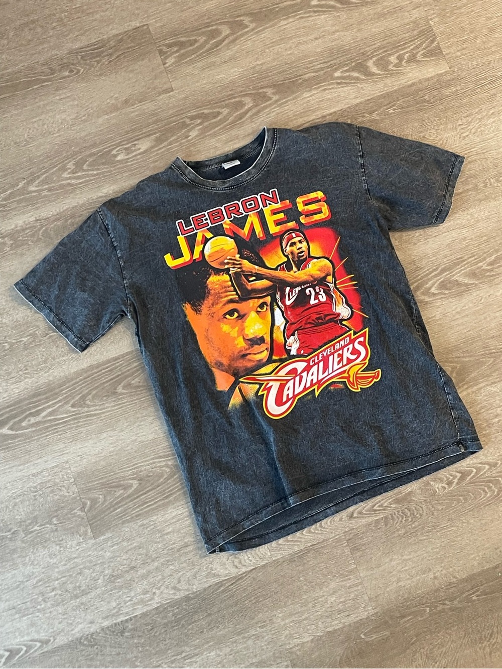 LeBron James Cleveland Cavaliers Vintage Graphic Tee - Black